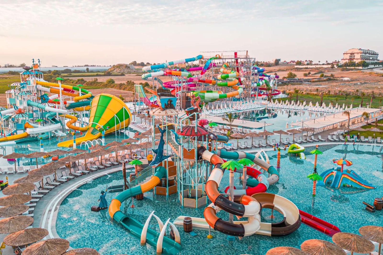 Kleurrijk en groot waterpark